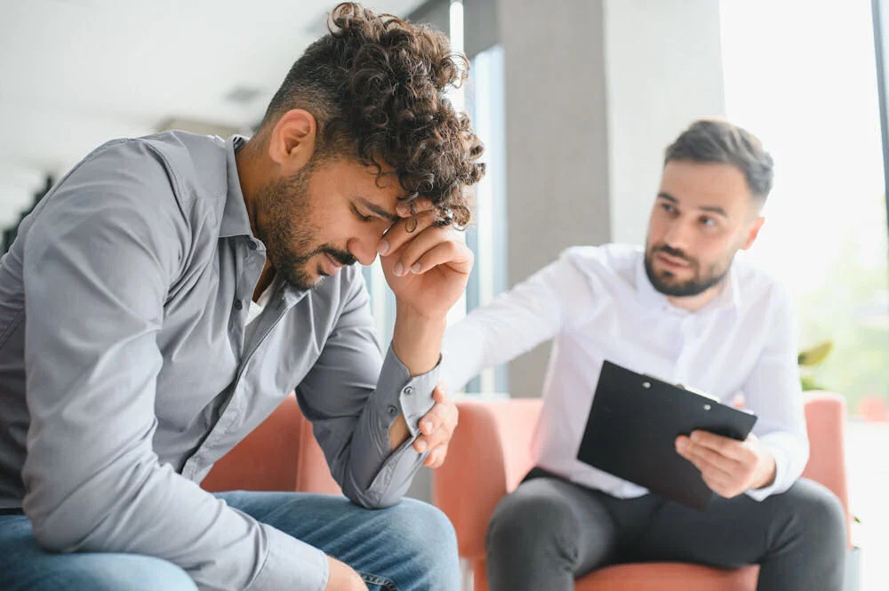 Man-dealing-with-severe-anxious-attachment